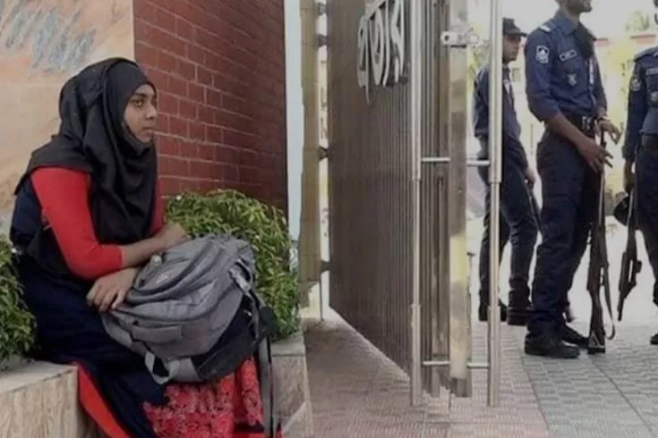 জমি না থাকায় চাকরি হলো না আছপিয়ার?
