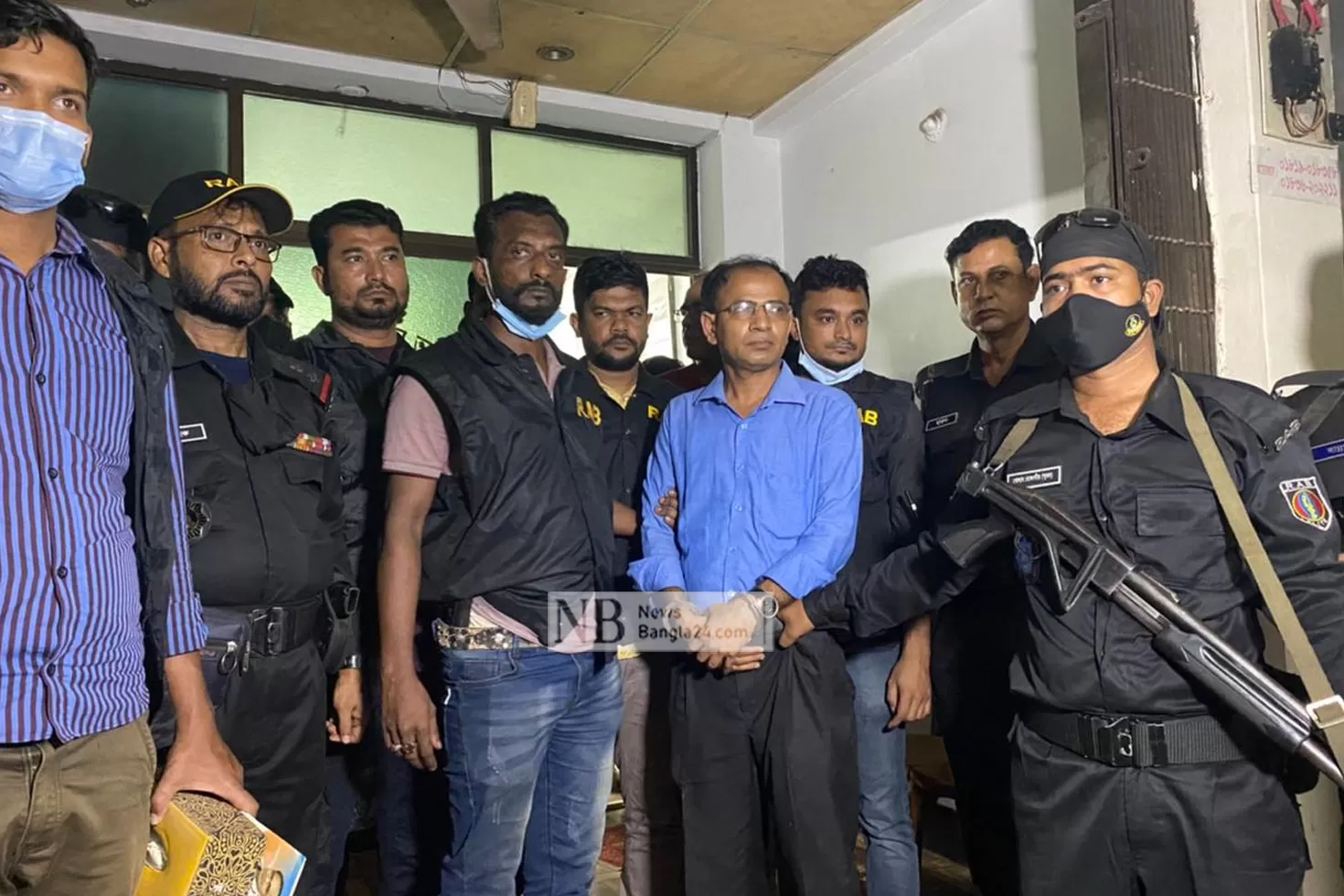 ডিগ্রি-ছাড়াই-সর্বরোগের-চিকিৎসক-ডিবি-শর্মা
