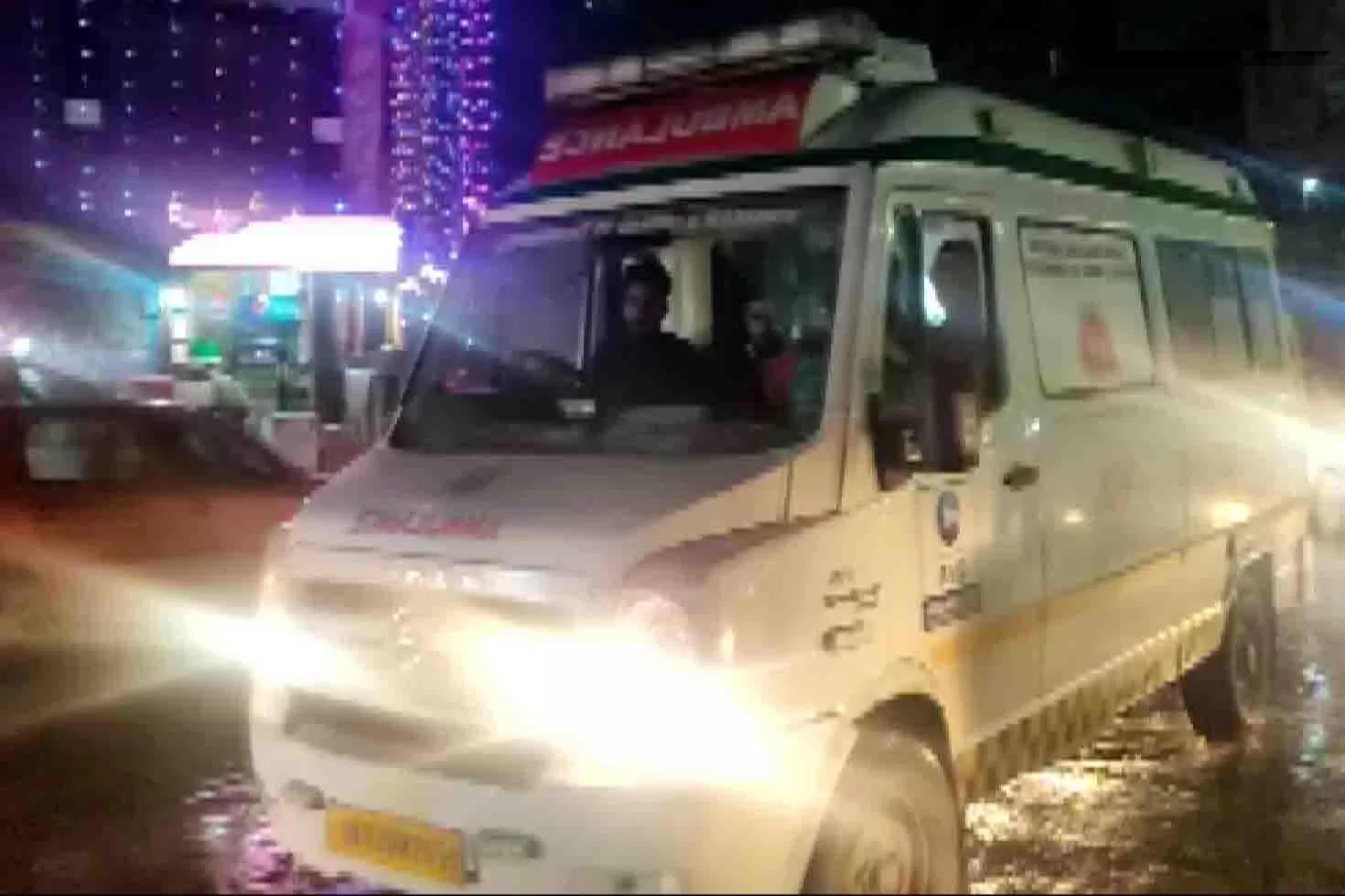 কাশ্মীরে বন্দুকধারীদের হামলায় ২ পুলিশ নিহত