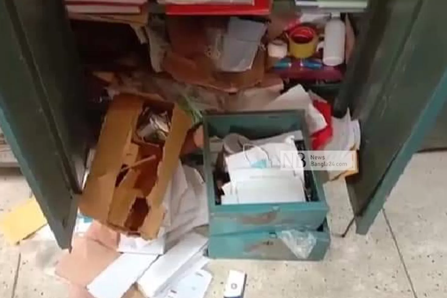 অফিস-কক্ষের-তালা-ভেঙে-নথি-চুরি
