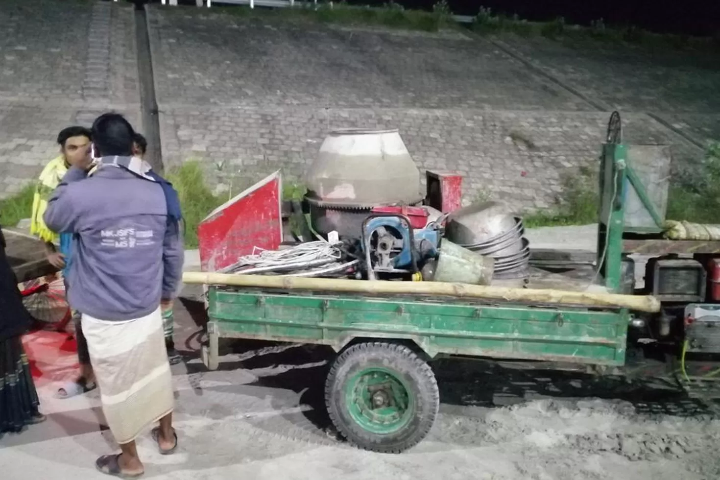 নসিমন-উল্টে-২-শ্রমিক-নিহত-আহত-১০