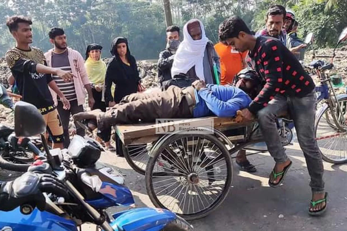 বাসের ধাক্কায় মোটরসাইকেলচালক নিহত
