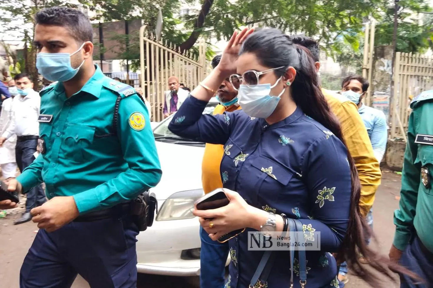 পরীমনির নারাজি আবেদন নাকচ, শহিদুলের বিরুদ্ধে গ্রেপ্তারি পরোয়ানা