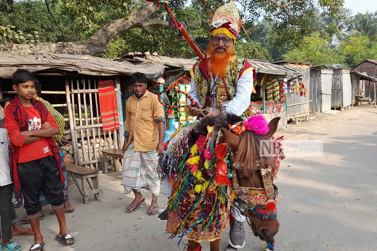 দিনের রাজা রাতের সেপাই