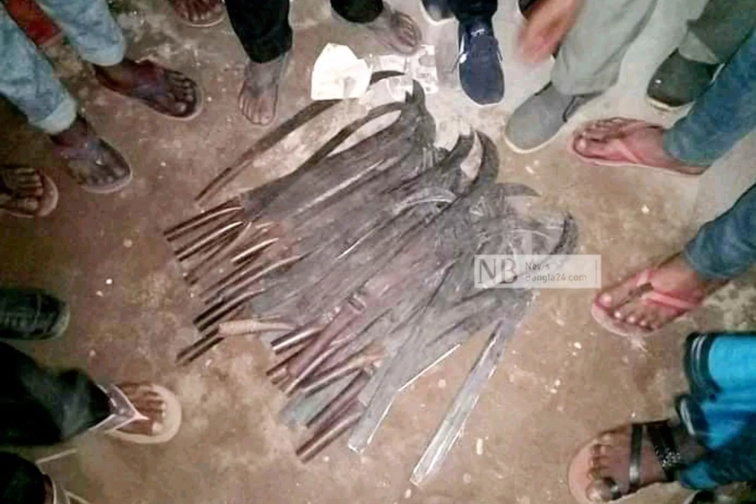 নির্বাচনি এলাকায় আতঙ্কে ভোটাররা