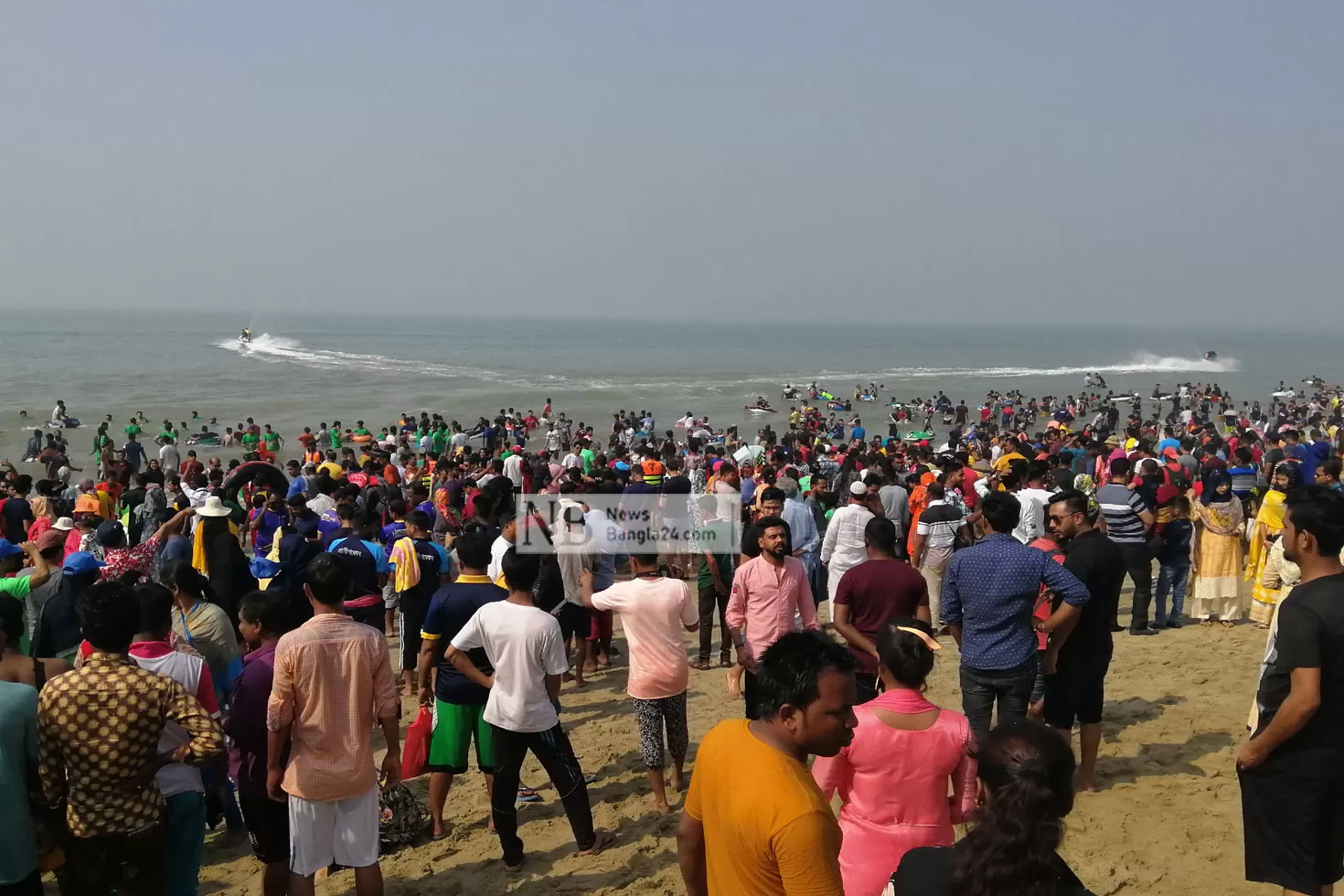 টানা-ছুটিতে-ঠাঁই-নেই-কক্সবাজারে
