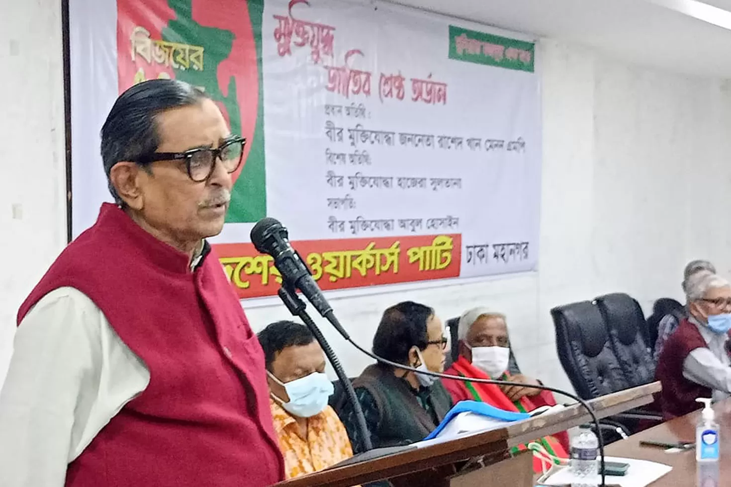 ক্ষমতার-সঙ্গে-থেকে-ভেবেছি-উচ্ছিষ্ট-কেন-পাব-না-মেনন