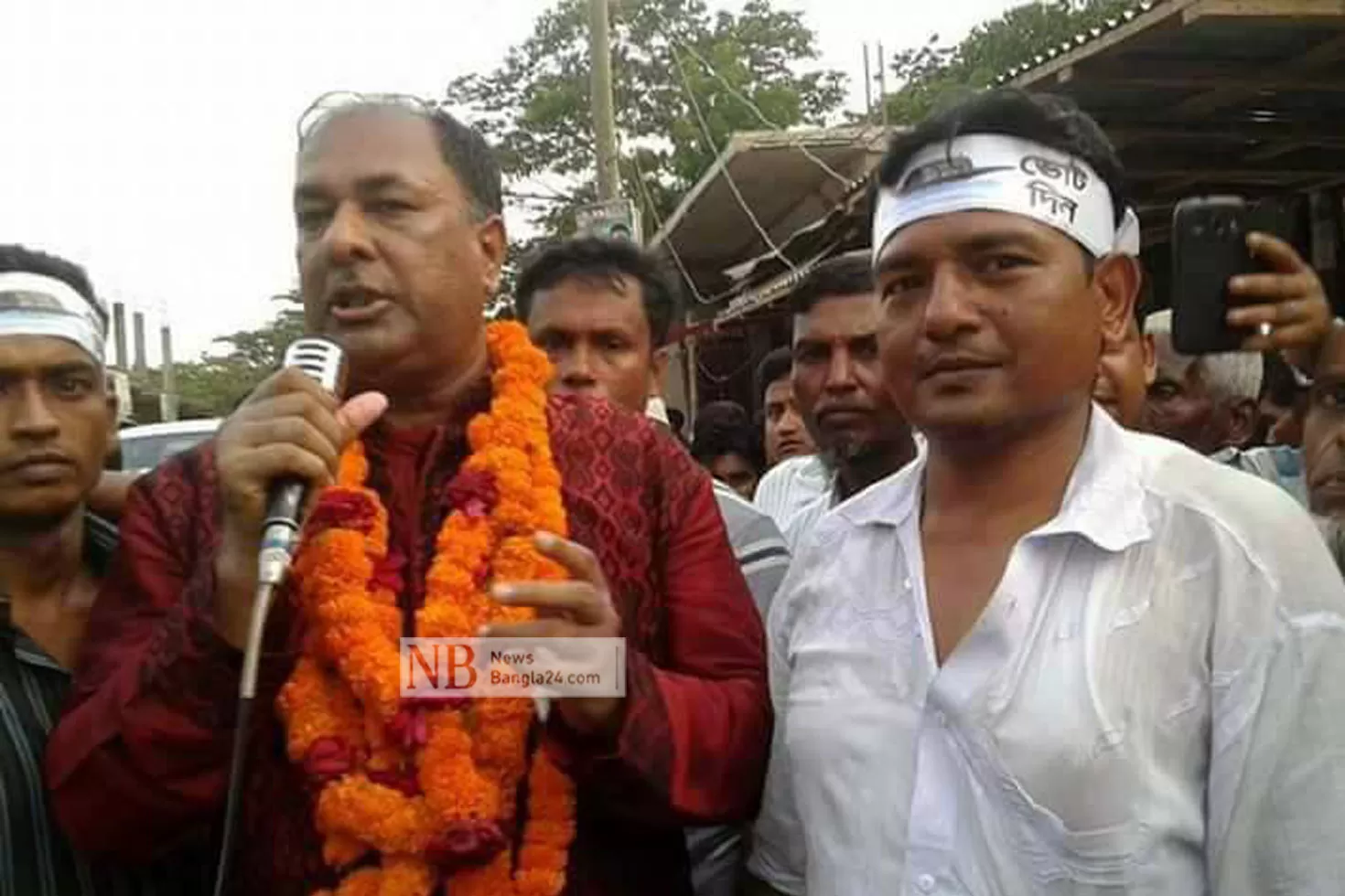 প্রকাশ্যে নৌকায় ভোট দেয়ার নির্দেশ