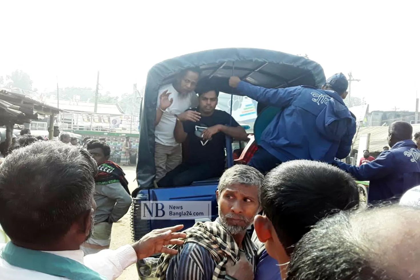 রানীনগরে বিএনপি কার্যালয় থেকে আটক ২