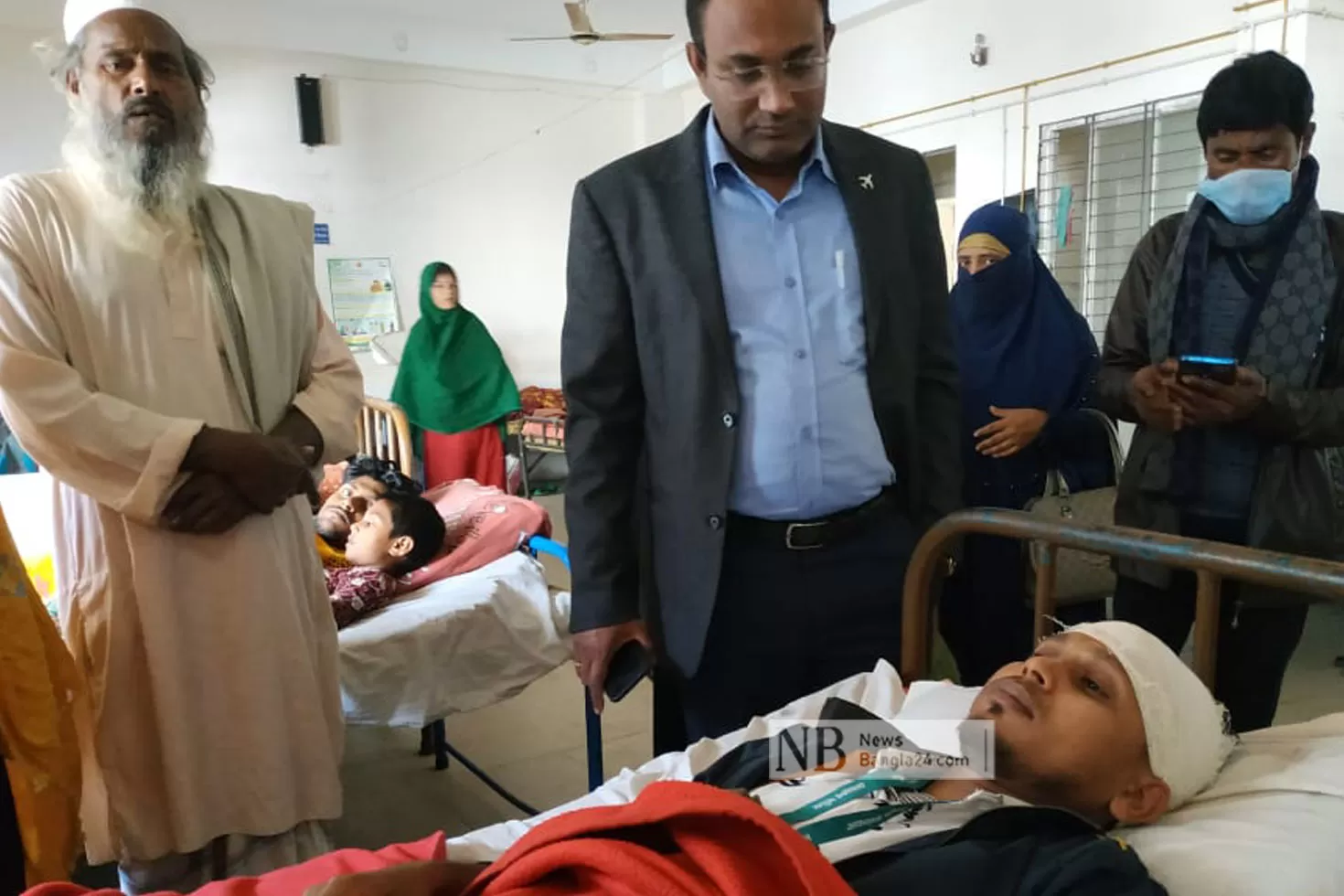 কলমাকান্দায়-আলীগ-বিএনপির-হামলায়-আহত-১০- 