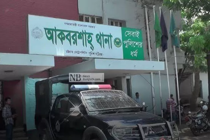 বেপরোয়া-গতিতে-সড়ক-বিভাজকে-বাসের-ধাক্কা-গেল-২-প্রাণ