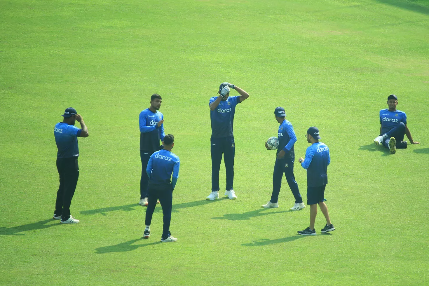 কোয়ারেন্টিনের সময় বাড়ল মুমিনুলদের