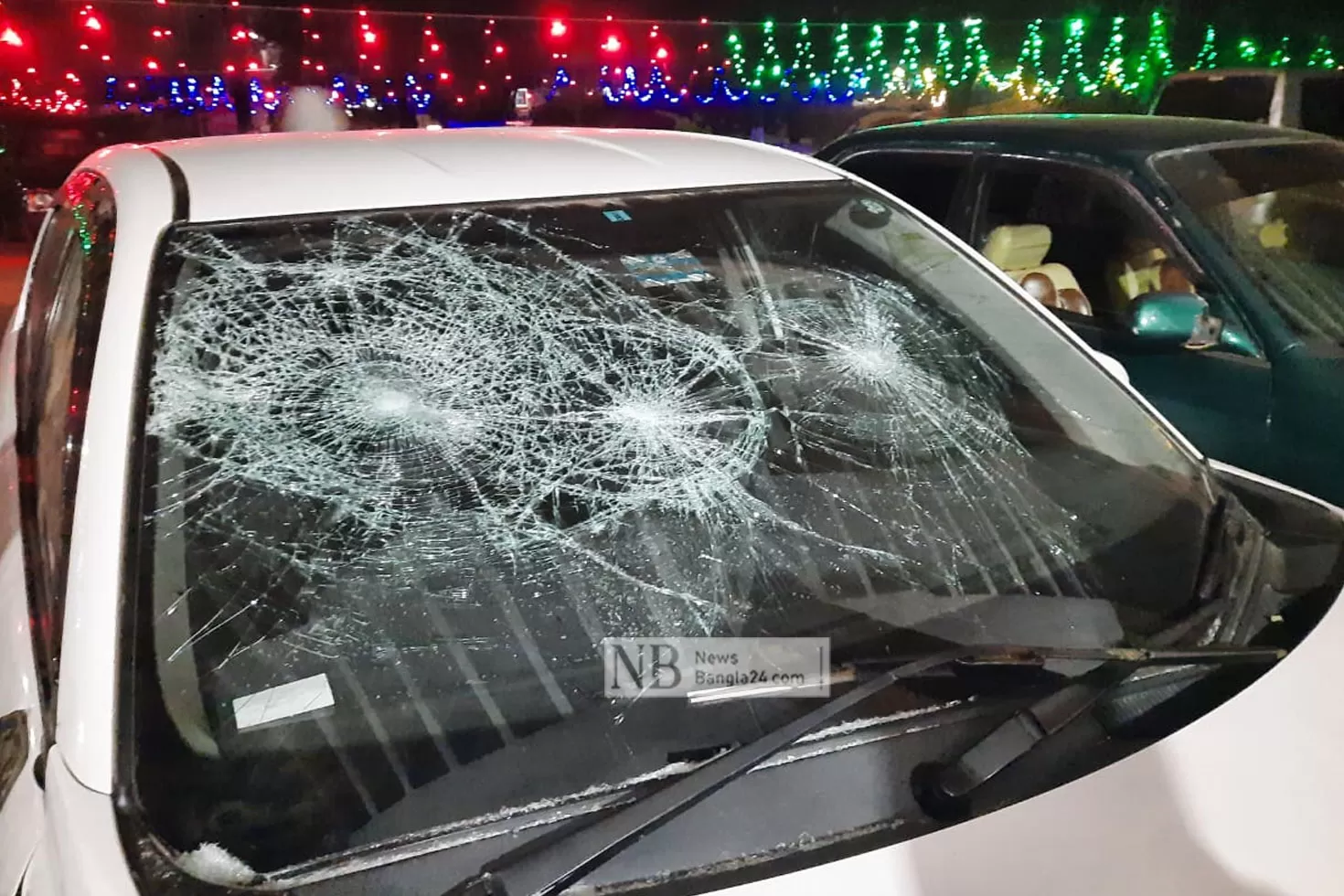 জাবি ছাত্রলীগ কর্মীদের বিরুদ্ধে সাবেক শিক্ষার্থীর গাড়ি ভাঙচুরের অভিযোগ