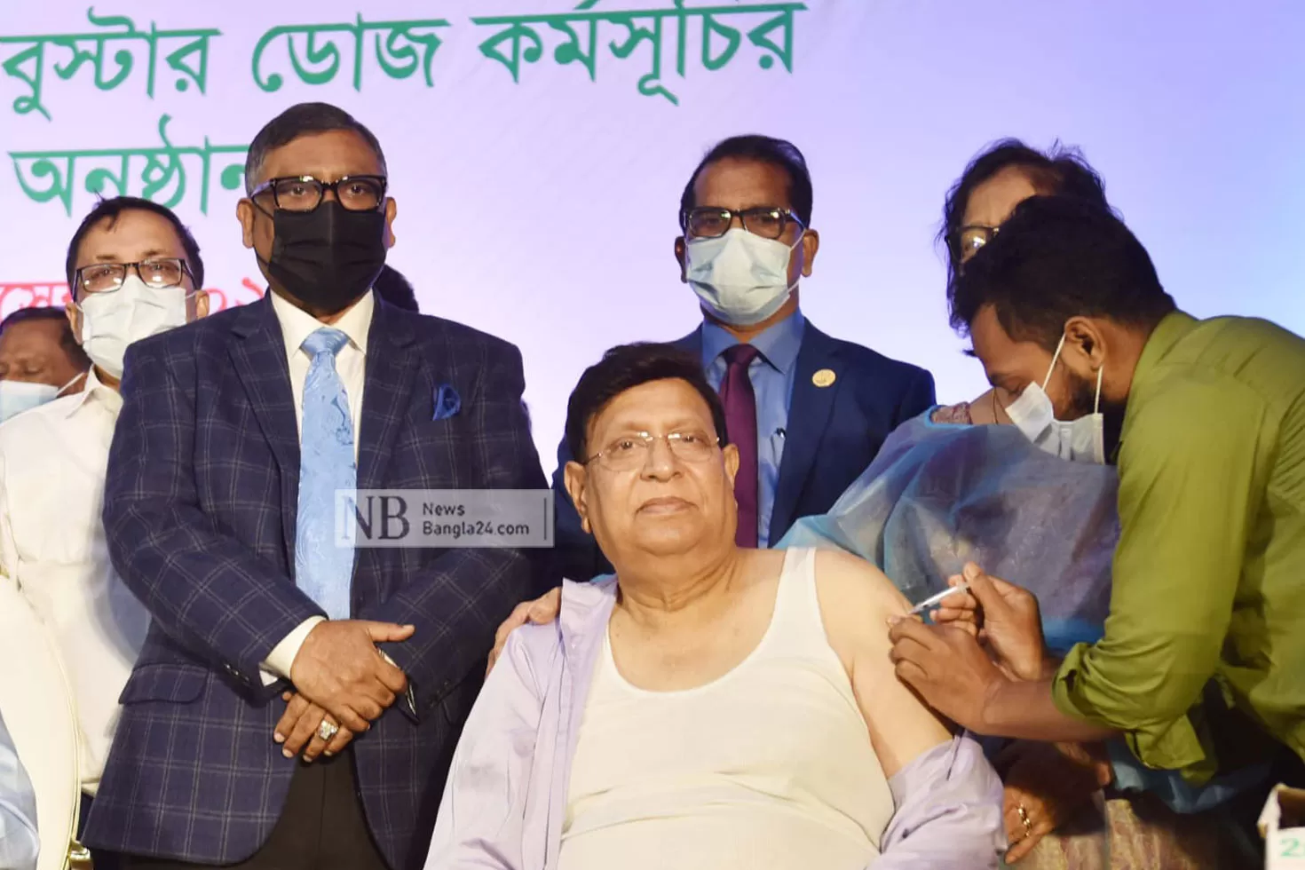 প্রবাসীদের বুস্টার ডোজে অগ্রাধিকার: পররাষ্ট্রমন্ত্রী