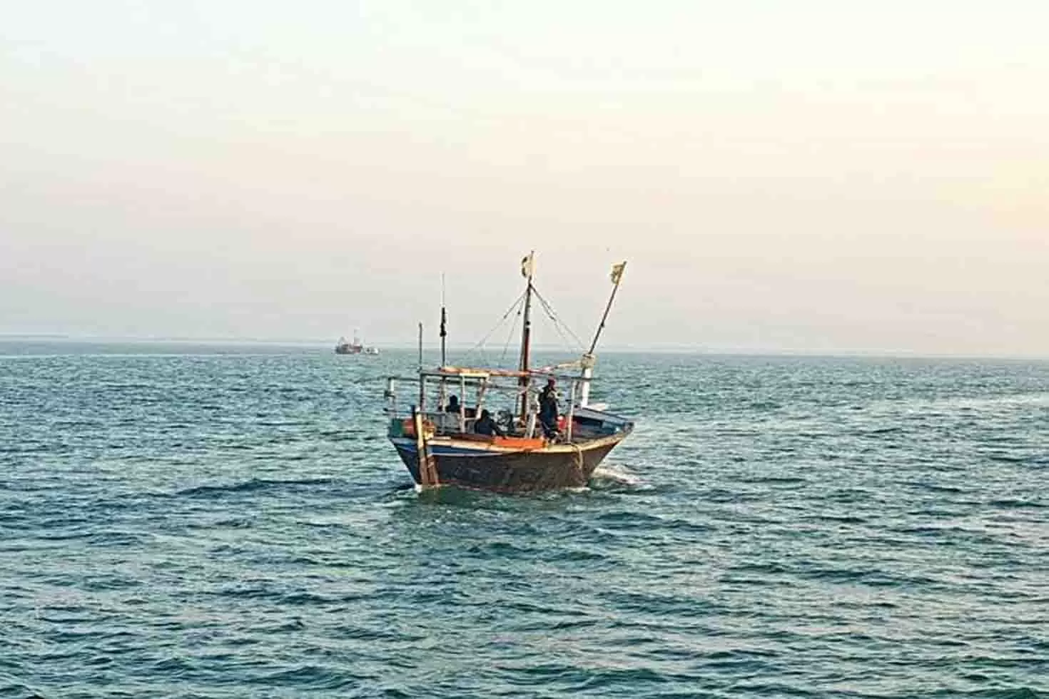 ভারতে-আটক-পাকিস্তানি-নৌকায়-৭৭-কেজি-হেরোইন