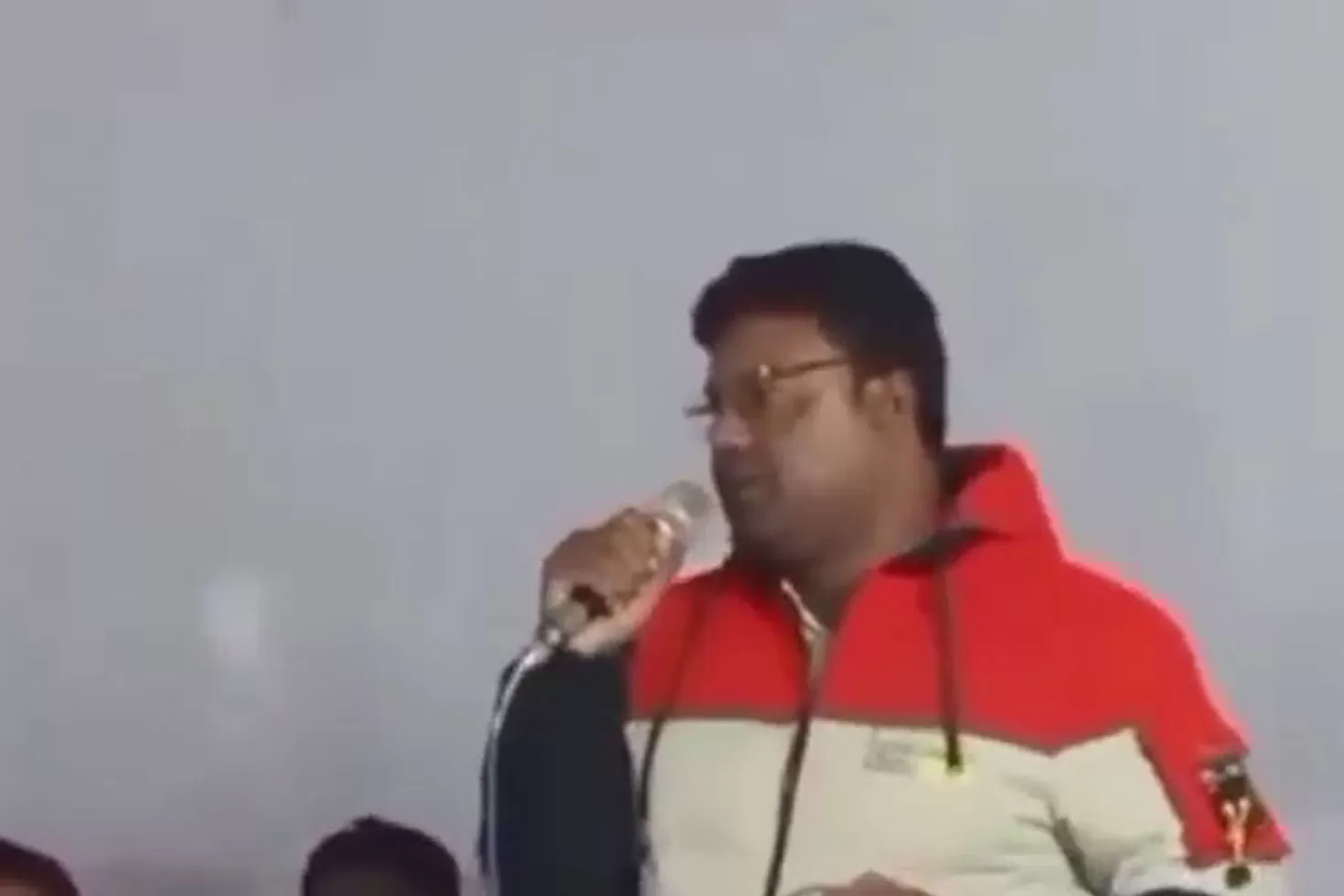 ‘বসবাস করতে হলে ভোট নৌকাতেই দিতে হবে’