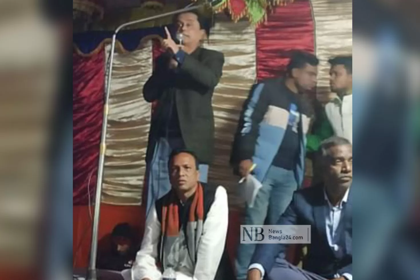 ভোটারদের শাসালেন যুবলীগ নেতা