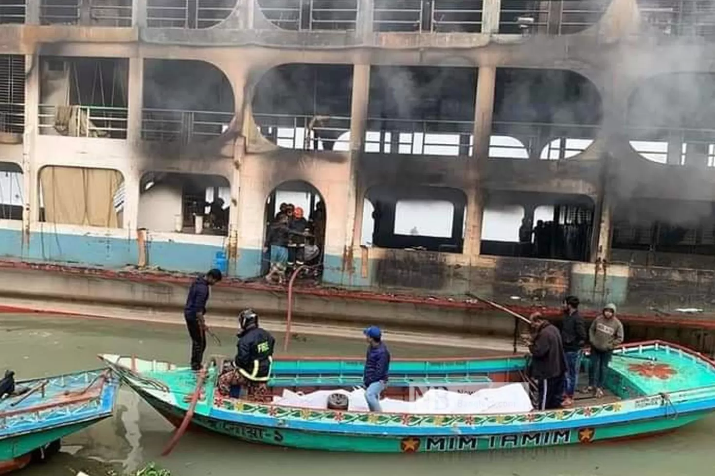 সেই লঞ্চ থেকে দেড় শ যাত্রী উদ্ধারের দাবি কাউন্সিলরের