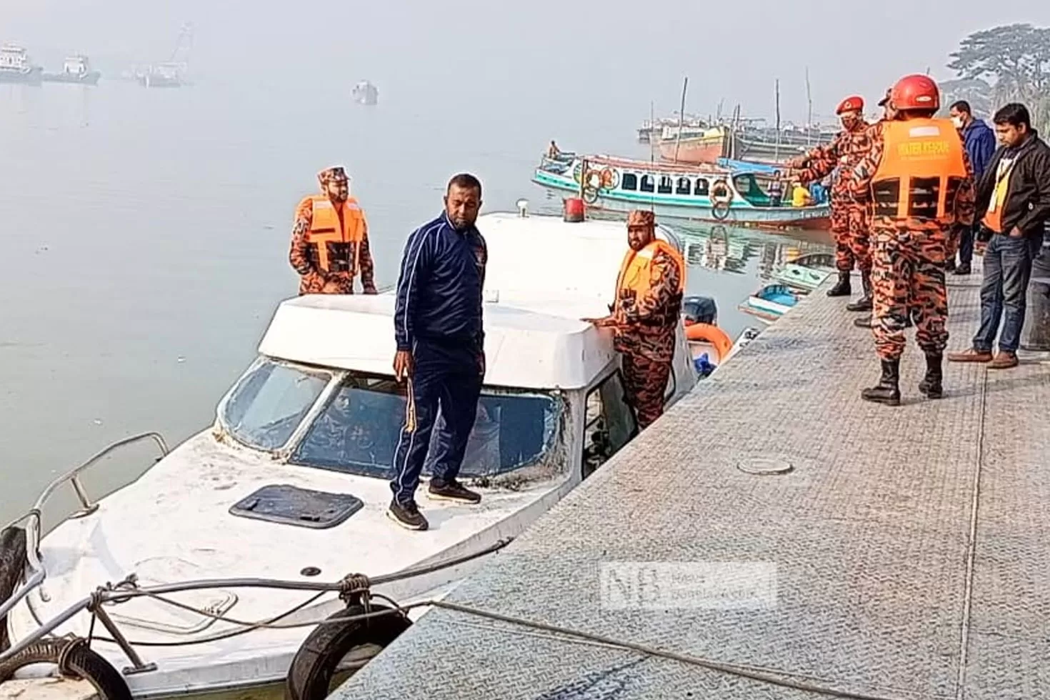 সকাল-হতেই-ফের-উদ্ধার-অভিযানে-ফায়ার-সার্ভিস