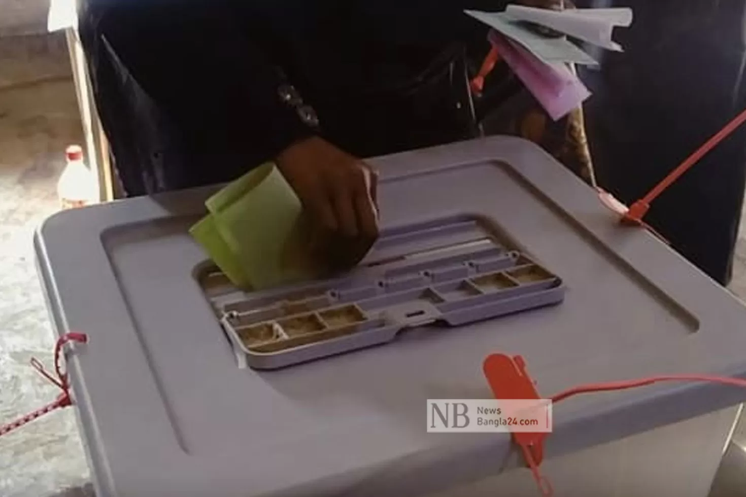 গৌরীপুরে নৌকা ডোবাল বিদ্রোহীরা