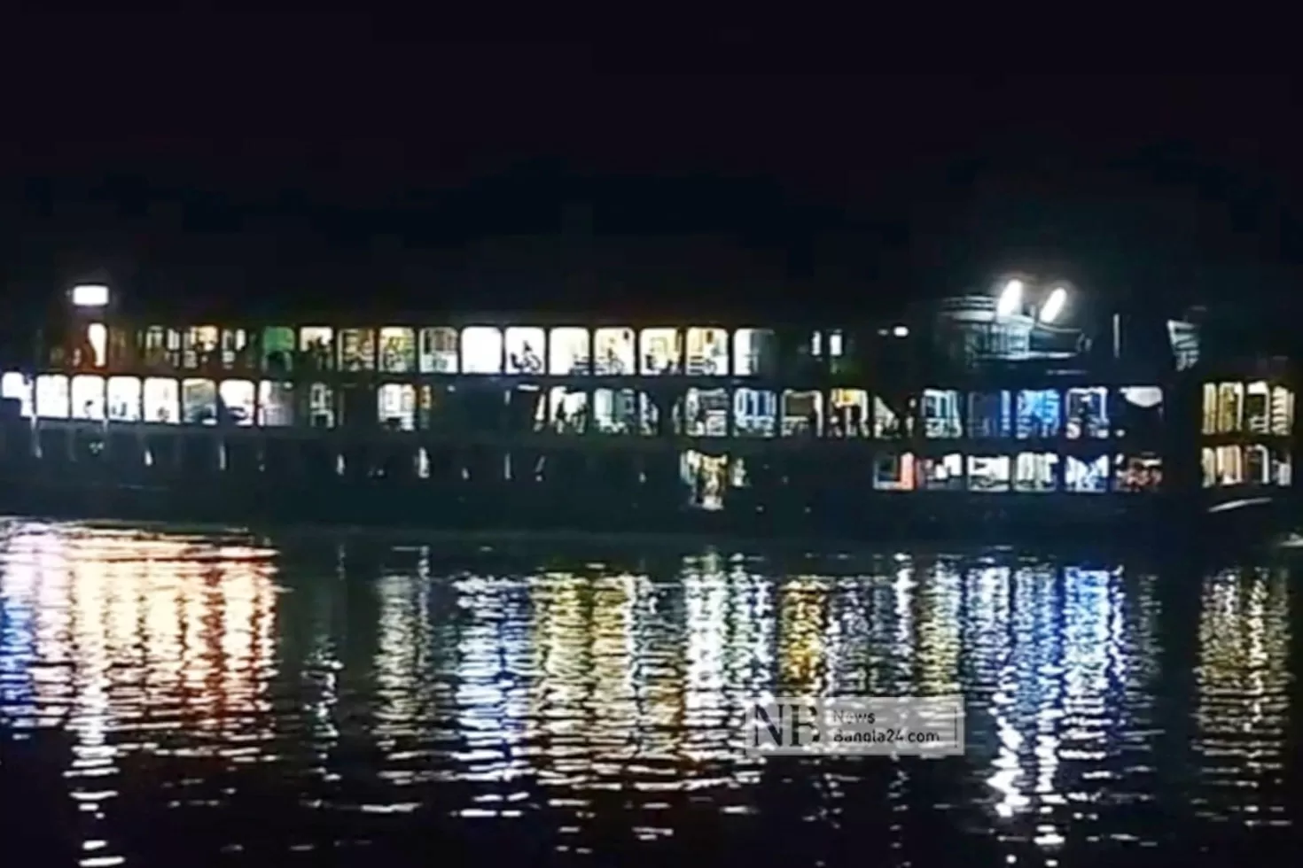 যাত্রী কমছে লঞ্চে 