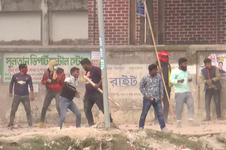 আবার উত্তপ্ত হয়ে উঠছে রাজনীতি