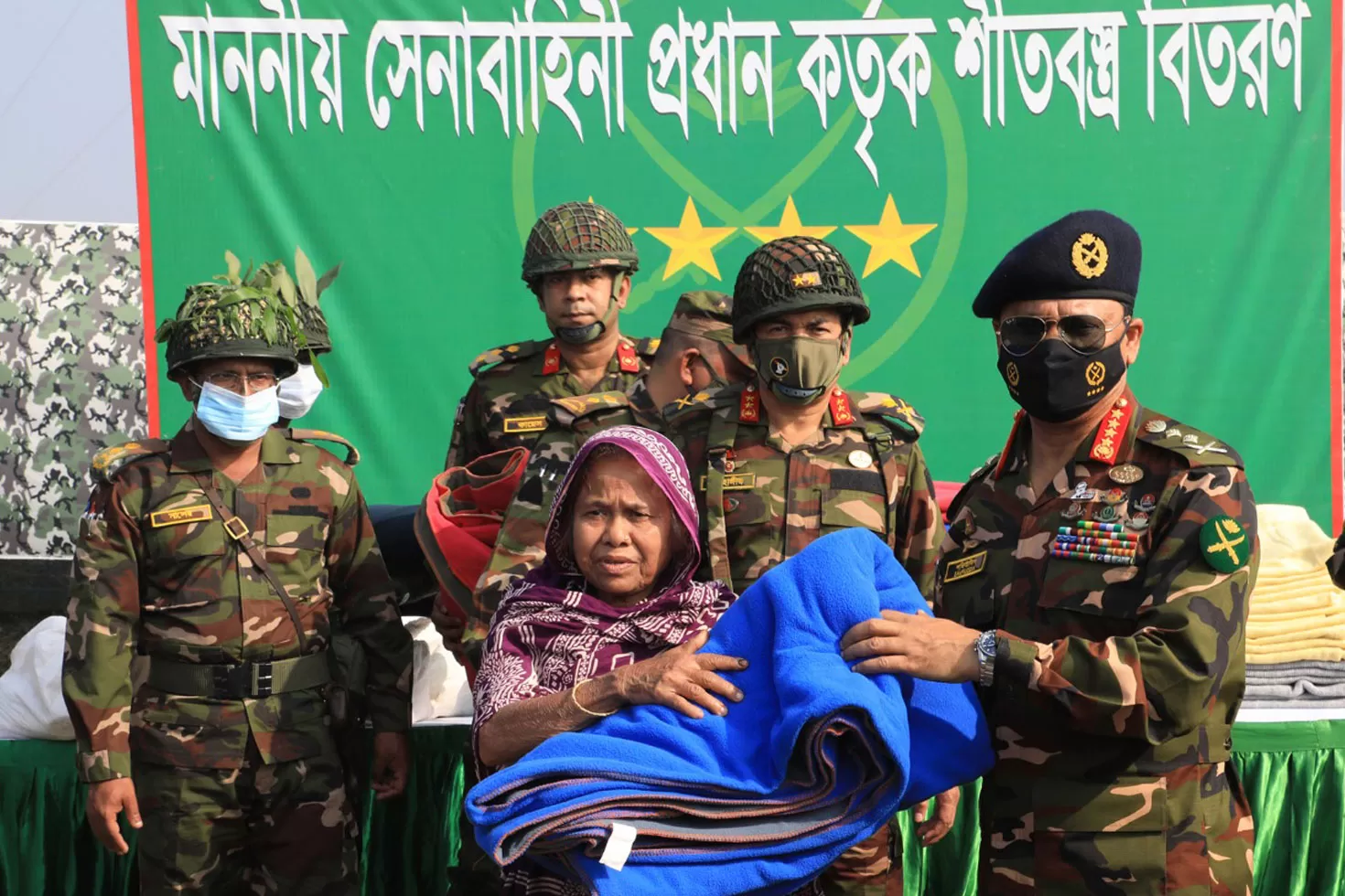 ব্রাহ্মণবাড়িয়া-ও-হবিগঞ্জে-শীতবস্ত্র-দিলেন-সেনাপ্রধান