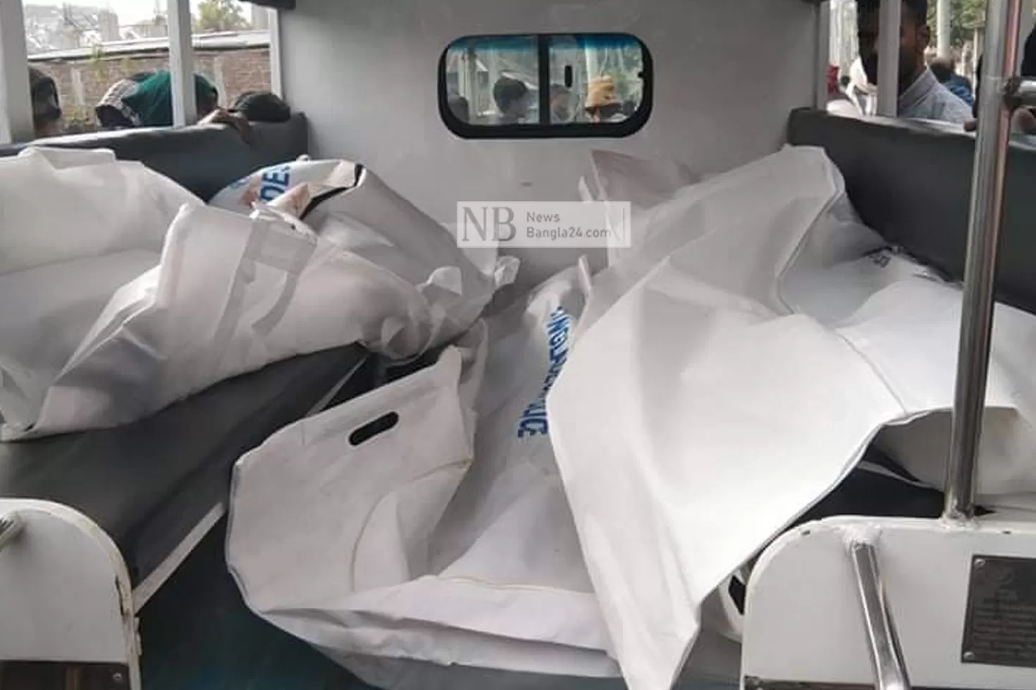 গাছে মোটরসাইকেলের ধাক্কা, নিহত ৩