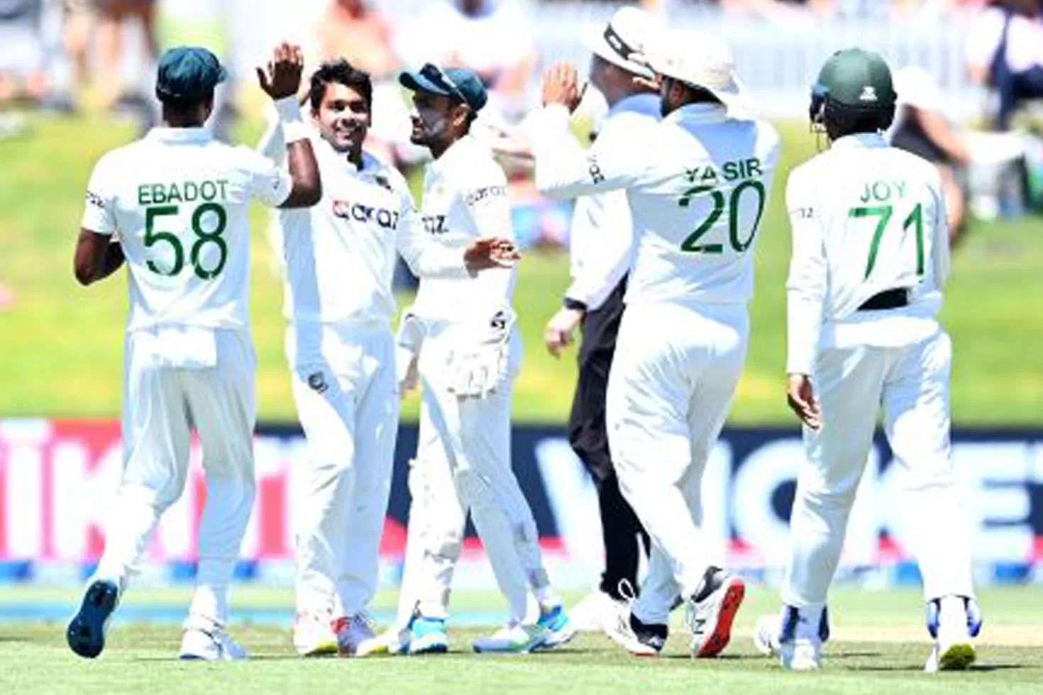 মিরাজ-নৈপুণ্যে-৩২৮-রানে-অলআউট-নিউজিল্যান্ড