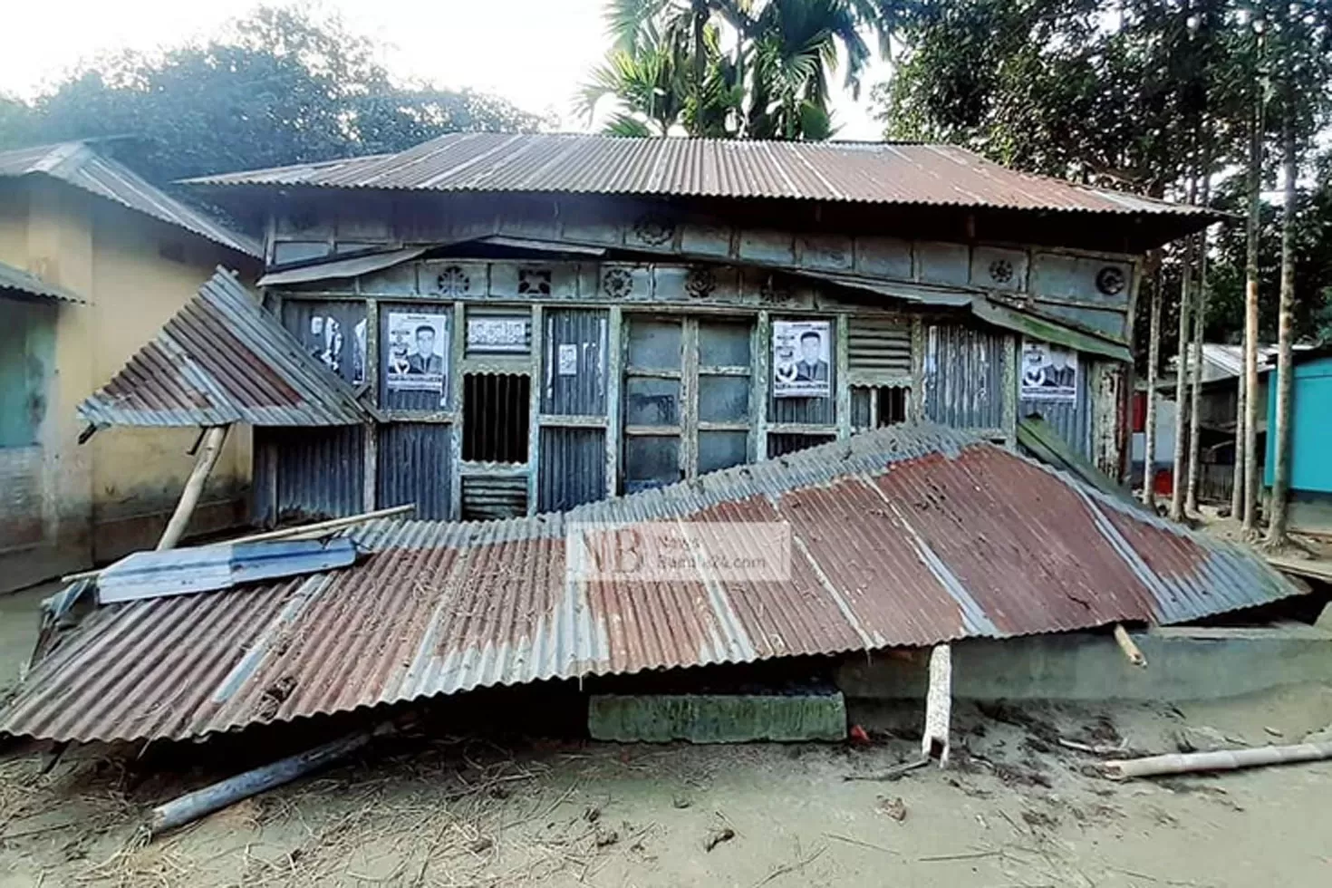 ভোটের-সহিংসতায়-ক্ষতিগ্রস্ত-হুমায়ূন-আহমেদের-বাড়ি