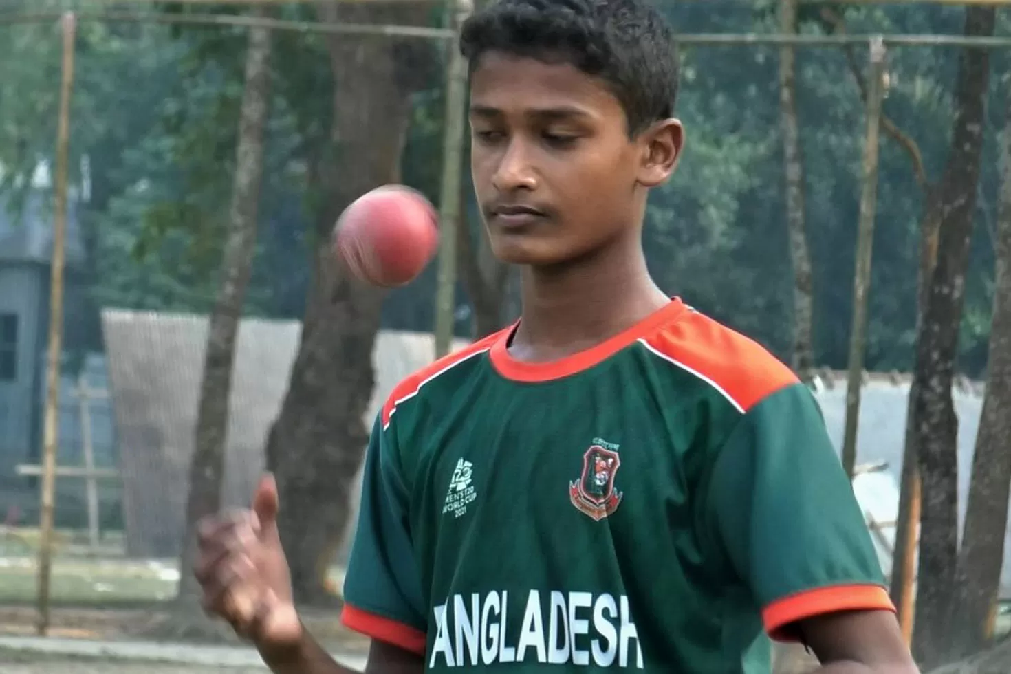 কিশোর-সিয়ামের-লেগ-স্পিন-ভেলকি