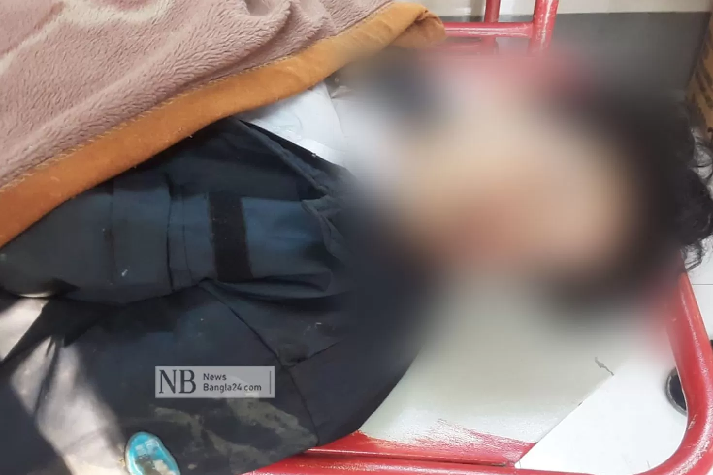 জাহাজ-থেকে-পড়ে-নিরাপত্তাকর্মীর-মৃত্যু
