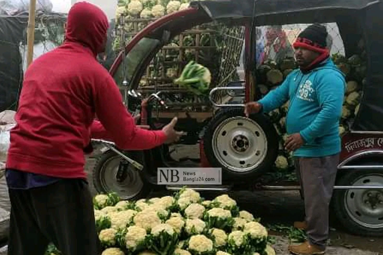 ঠাকুরগাঁওয়ে জমে উঠেছে সবজির বাজার