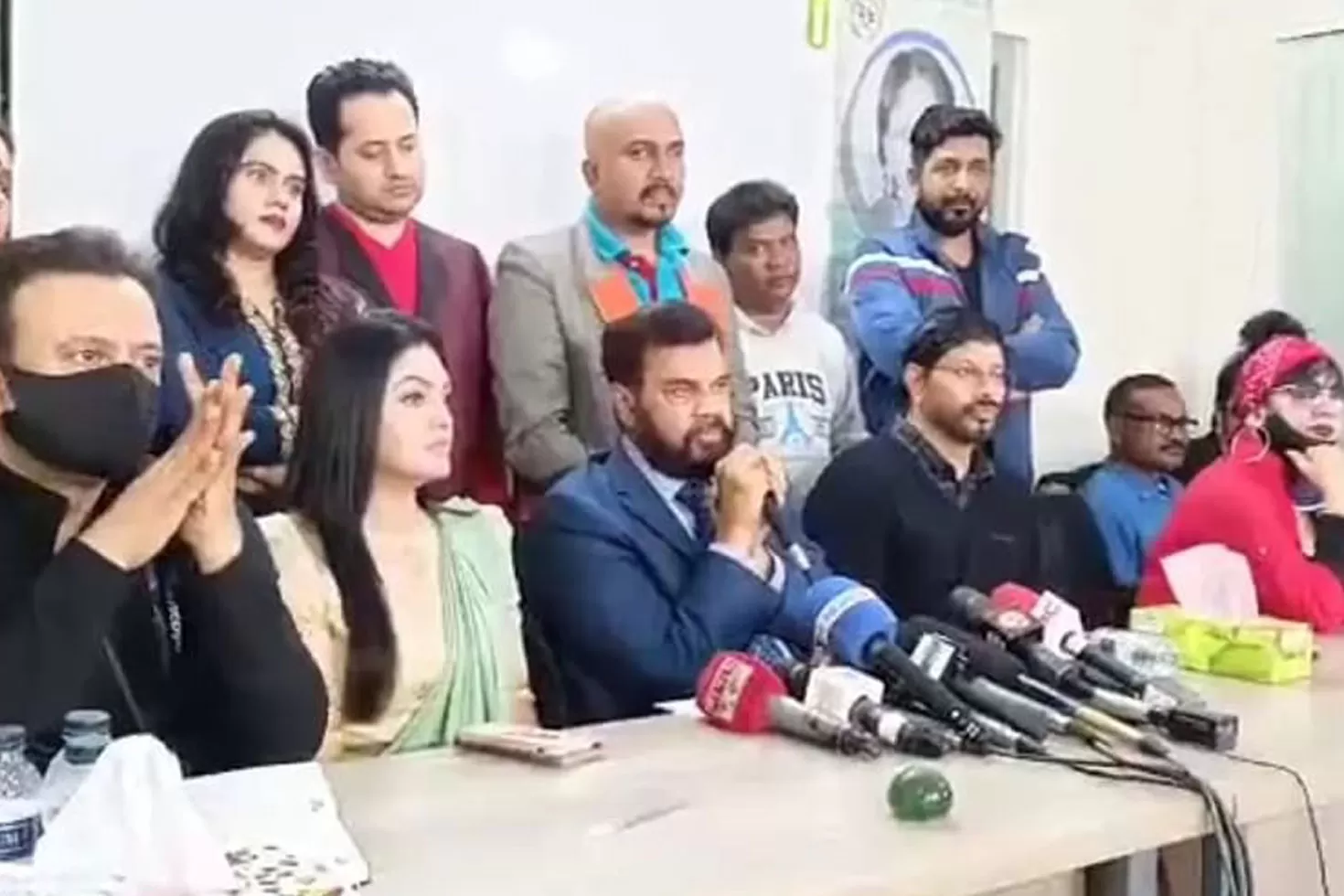 অনুদান-নয়-কাজ-করে-বাঁচতে-চাই-কাঞ্চন