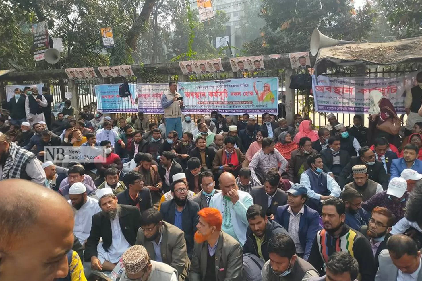 করোনা: শিক্ষকদের কর্মসূচি স্থগিত