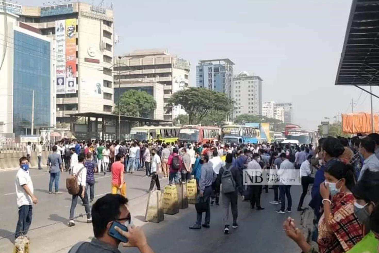 বাসে অর্ধেক যাত্রীতে আগেও ভোগান্তি ছিল চরমে