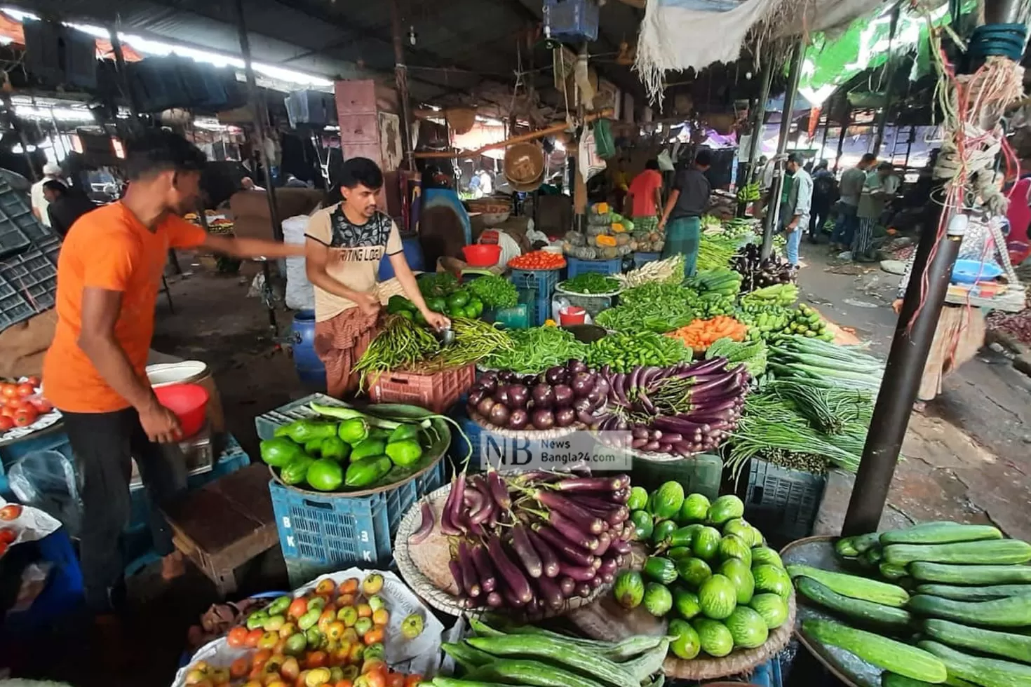 কাঁচাবাজারে বিধিনিষেধের প্রভাব নেই