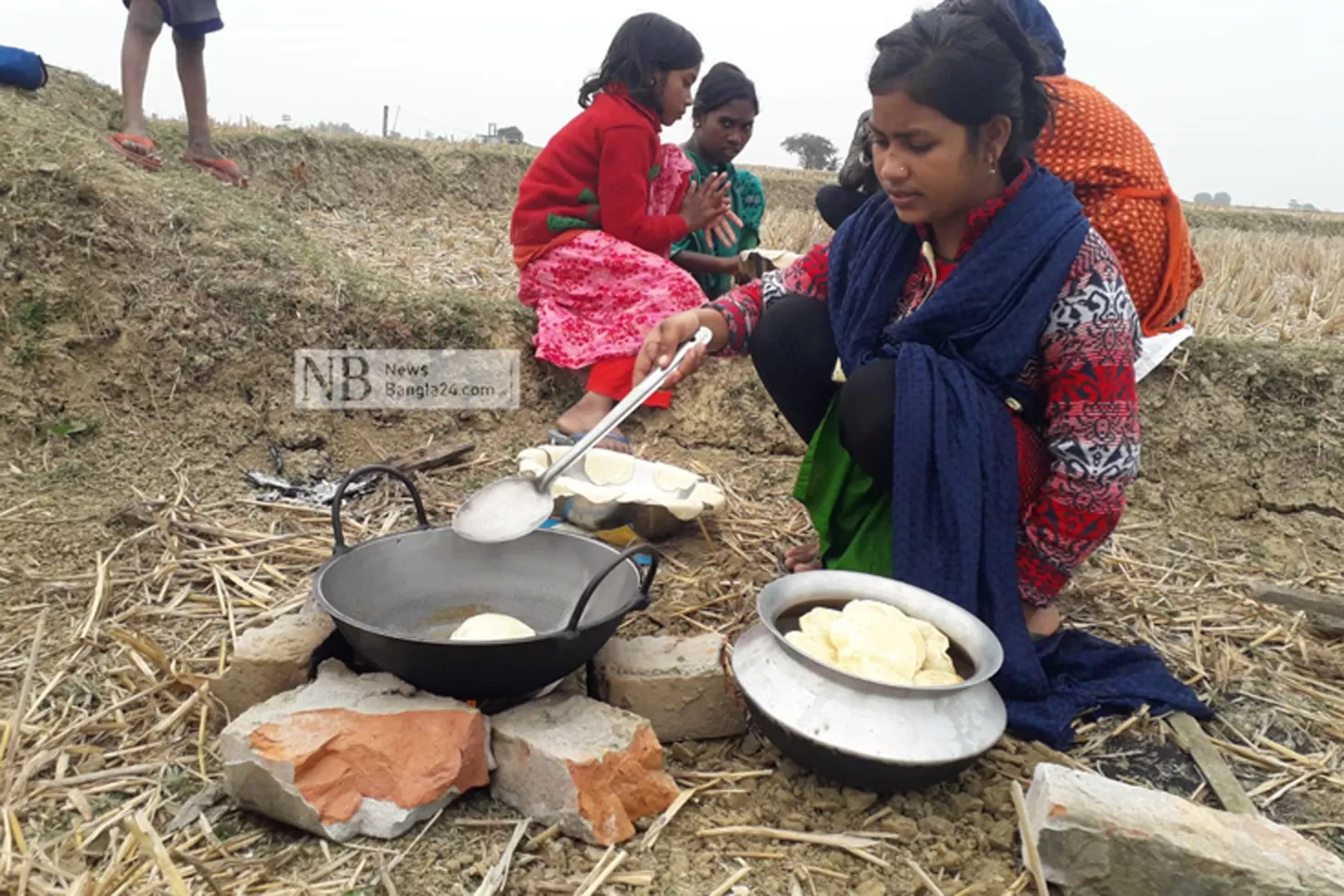 মাঠজুড়ে ‘ভুকরাভাত’