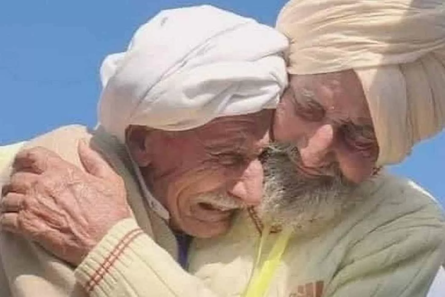৭৪ বছর পর দেখা দুই ভাইয়ের