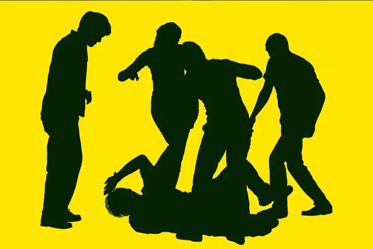 শার্শায় ‘হাতুড়ি পেটা’: হত্যাচেষ্টার অভিযোগ স্বজনদের