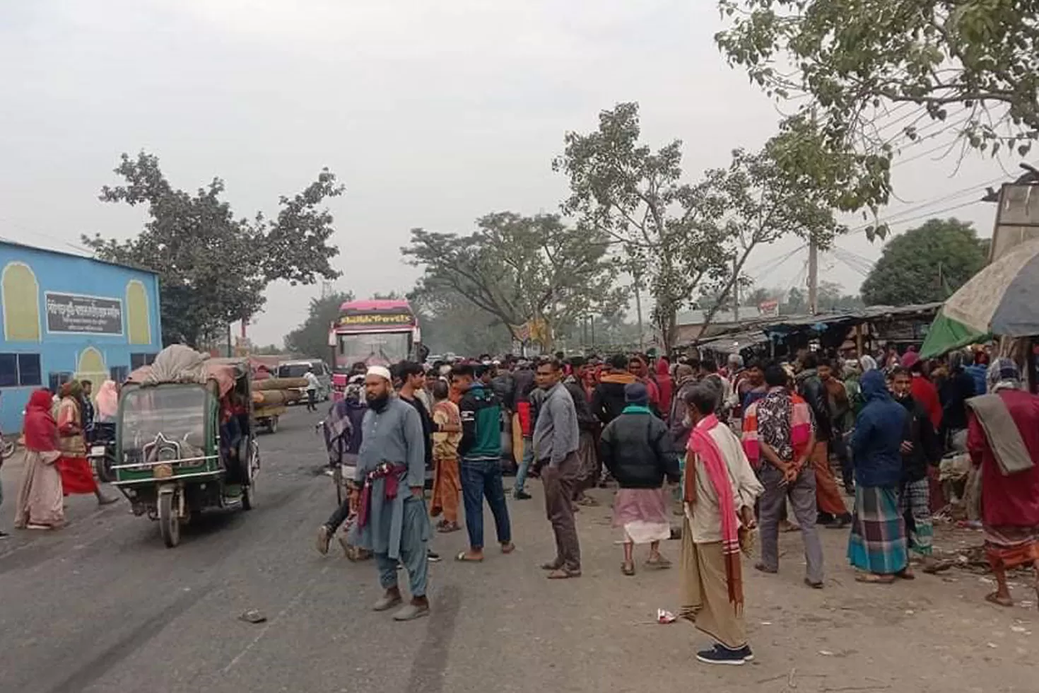 গরু কিনতে যাওয়ার পথে কসাইসহ নিহত ২