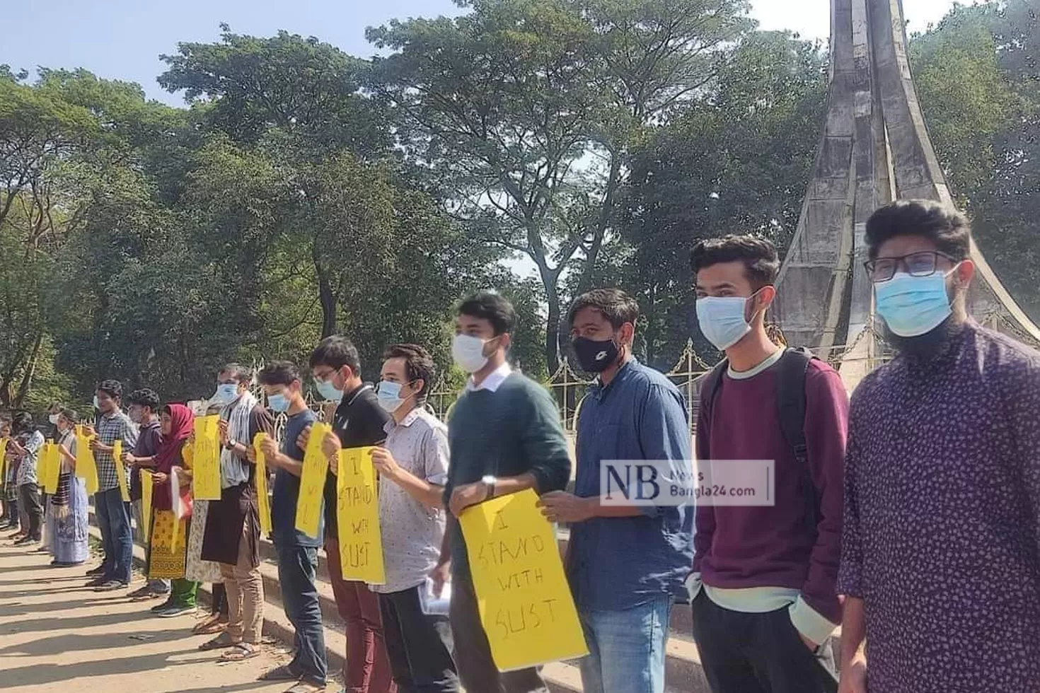 শাবিতে-শিক্ষার্থীদের-ওপর-হামলার-প্রতিবাদে-চবিতে-মানববন্ধন