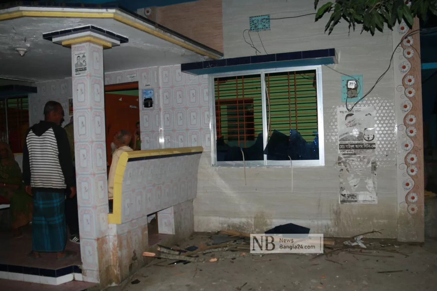 চরআইচা গ্রামের মানুষ ‘আতঙ্কে’
