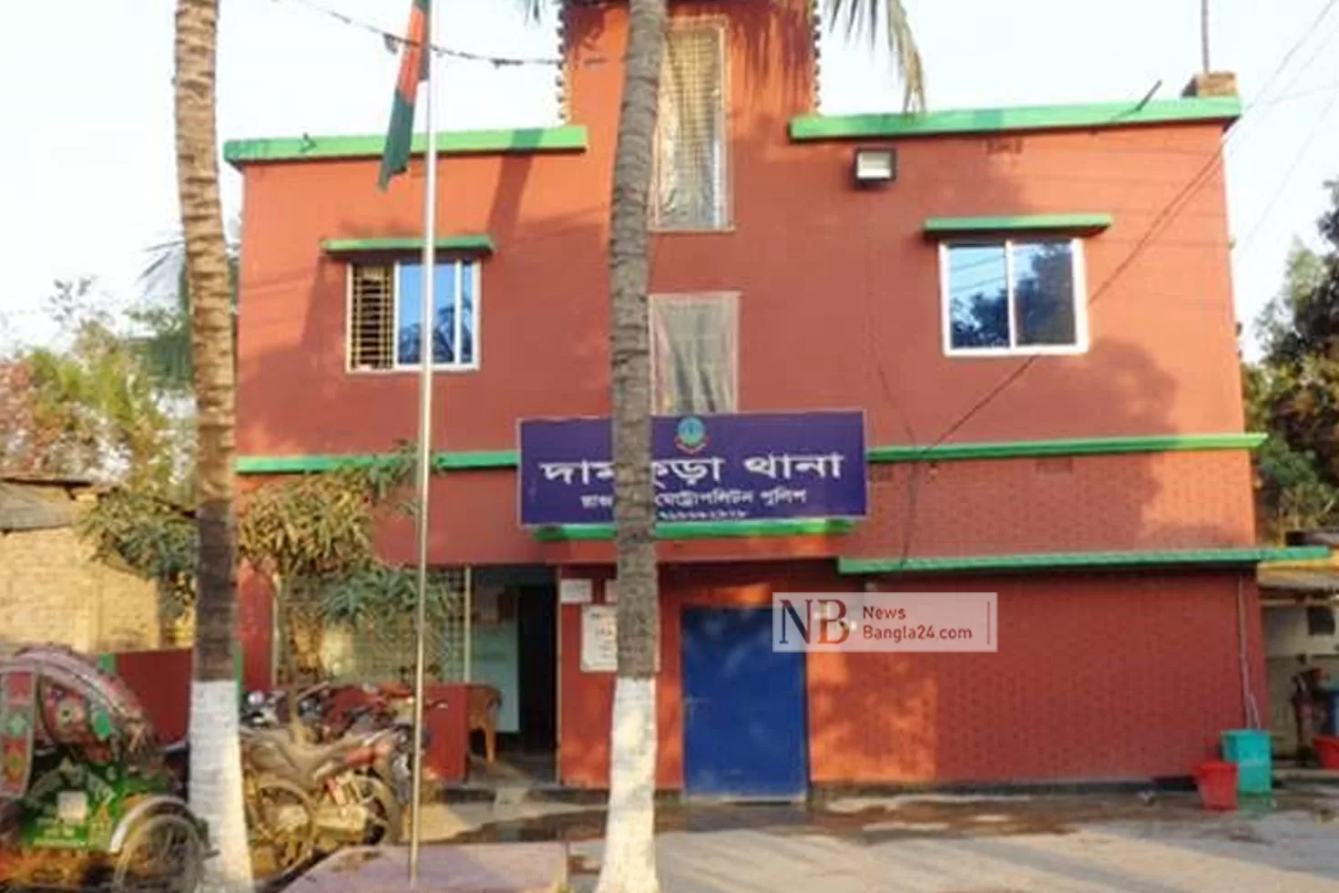 বাবার গলা কাটা মরদেহ উদ্ধার, ছেলে আটক