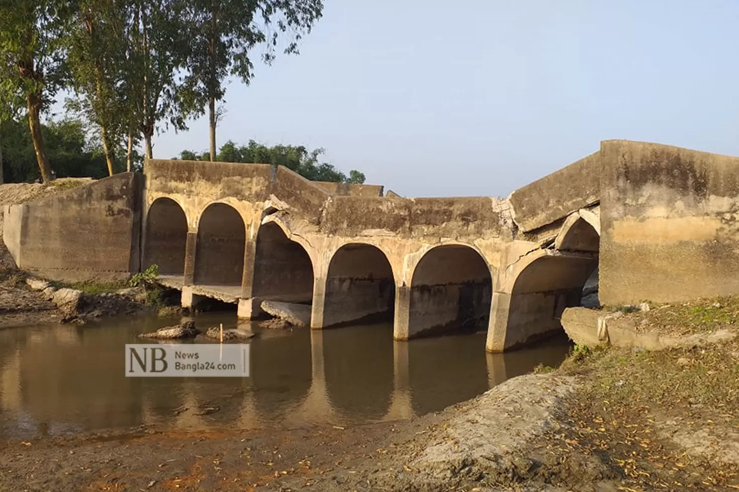 আর্থ কালভার্ট অকেজো, দুর্ভোগে ৪ ইউনিয়নের মানুষ