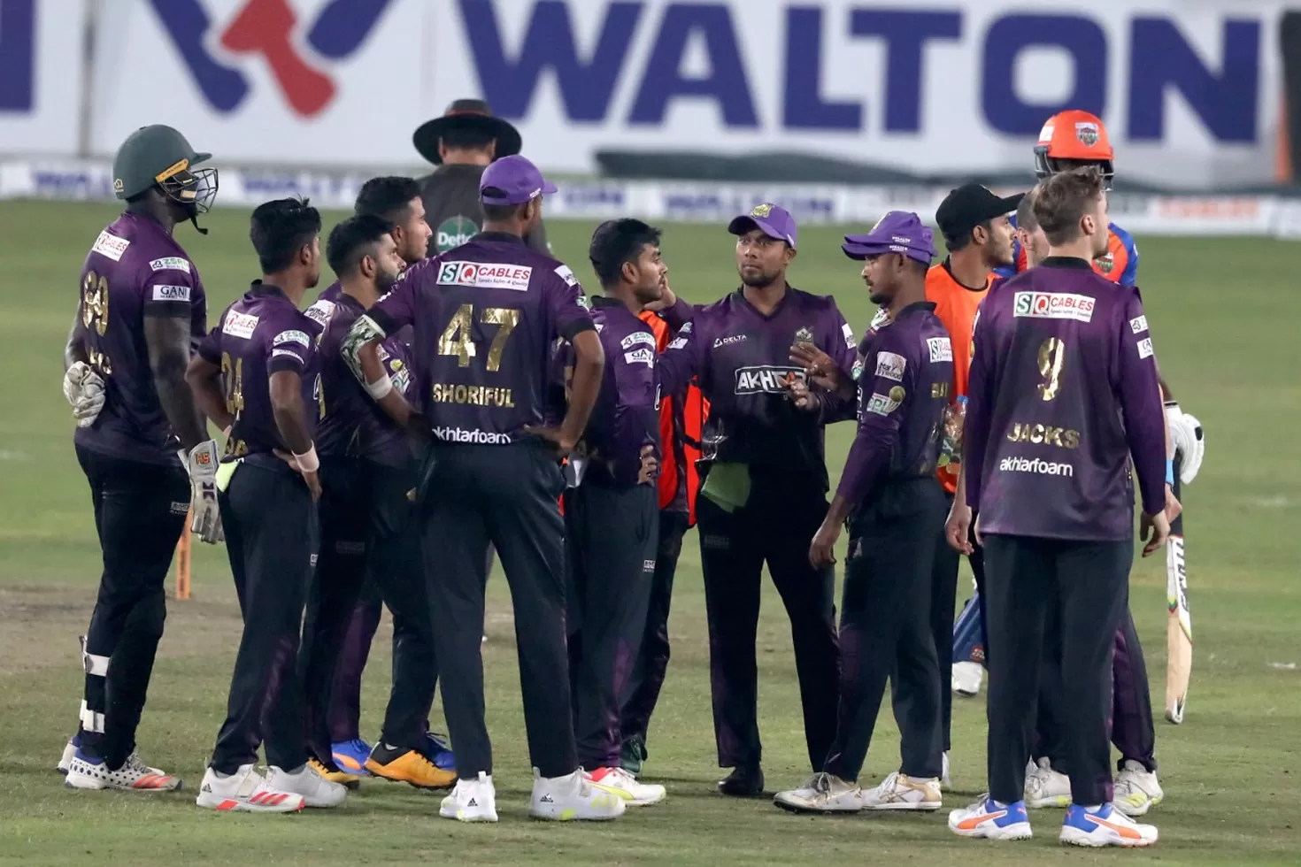 টানা-দ্বিতীয়-জয়ে-টেবিলের-শীর্ষে-চট্টগ্রাম