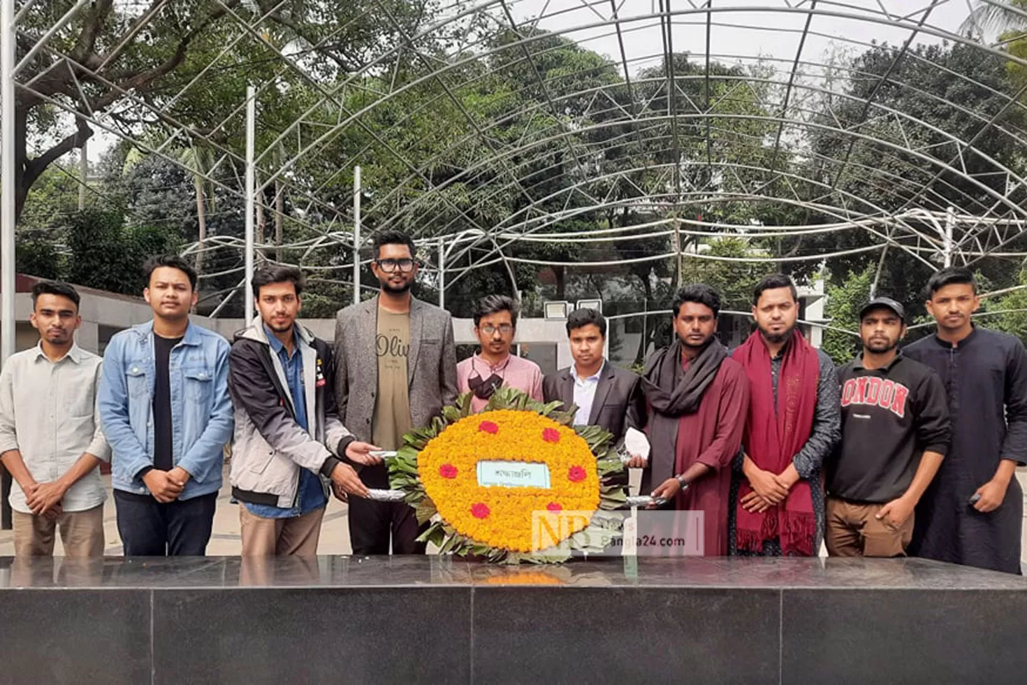 
বঙ্গবন্ধুর-প্রতিকৃতিতে-জবি-প্রেসক্লাবের-শ্রদ্ধা
