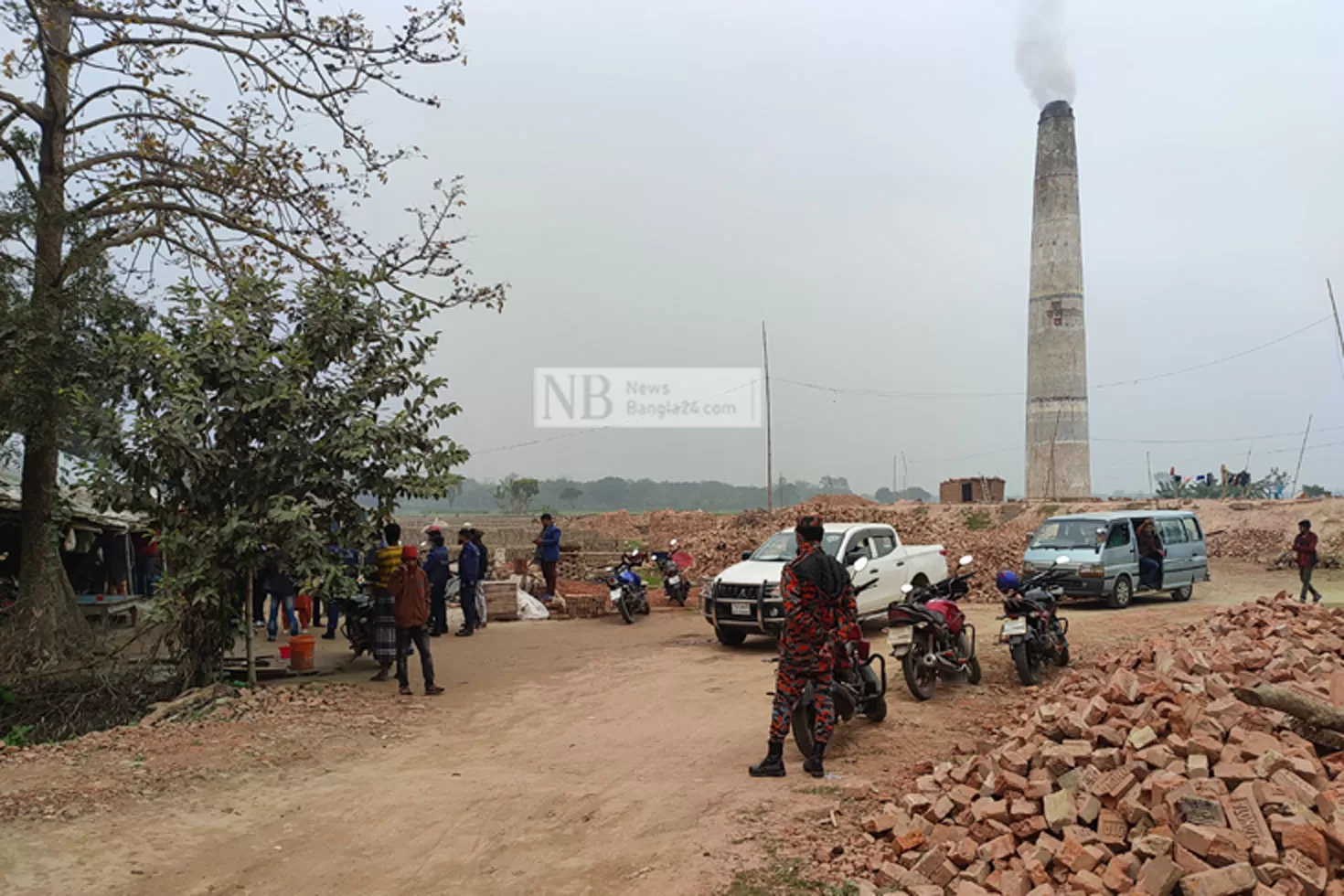 কয়লার-বদলে-কাঠ-পুড়িয়ে-১৪-লাখ-টাকা-জরিমানা