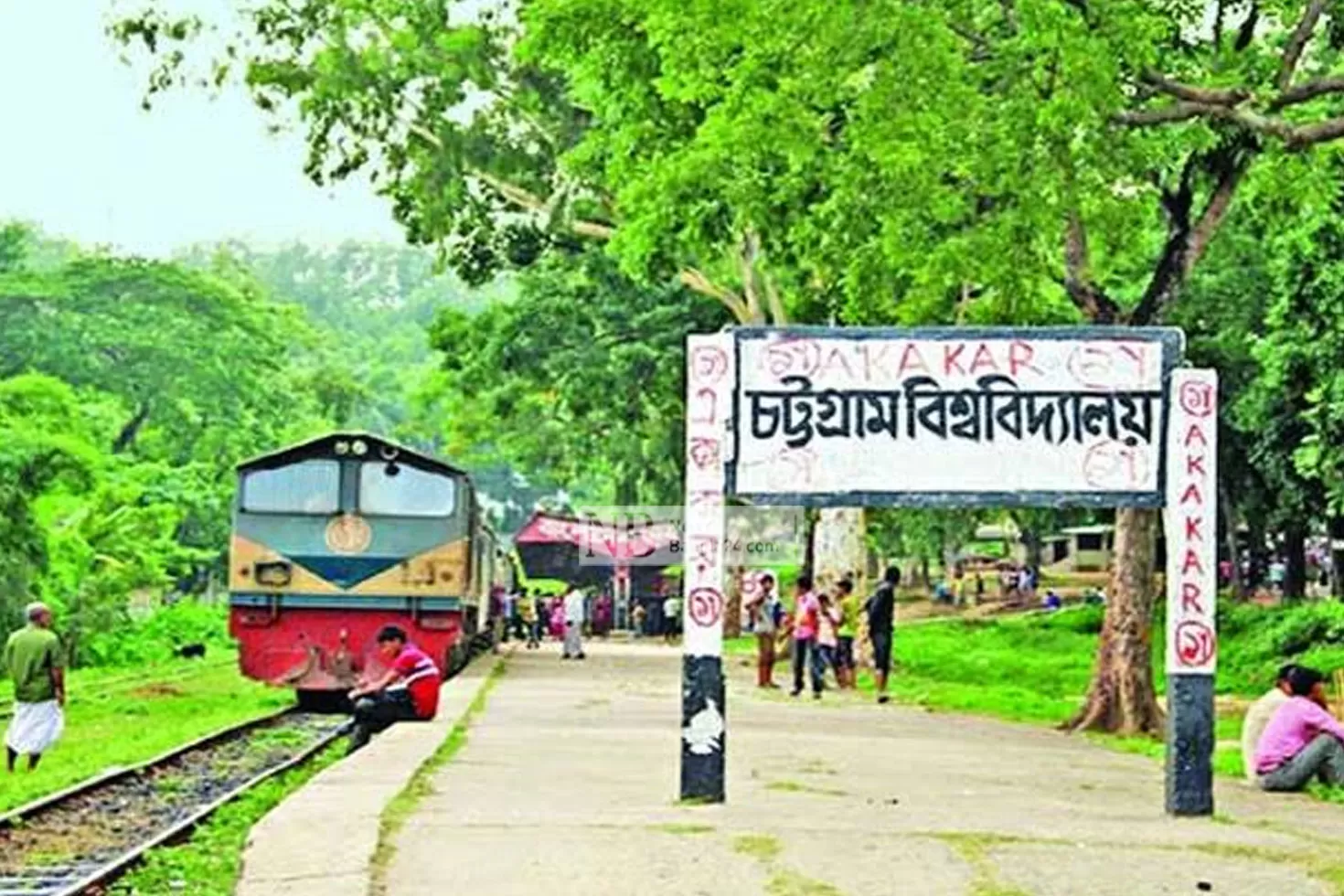 অনির্দিষ্টকালের-জন্য-বন্ধ-চবির-৩-জোড়া-শাটল-ট্রেন