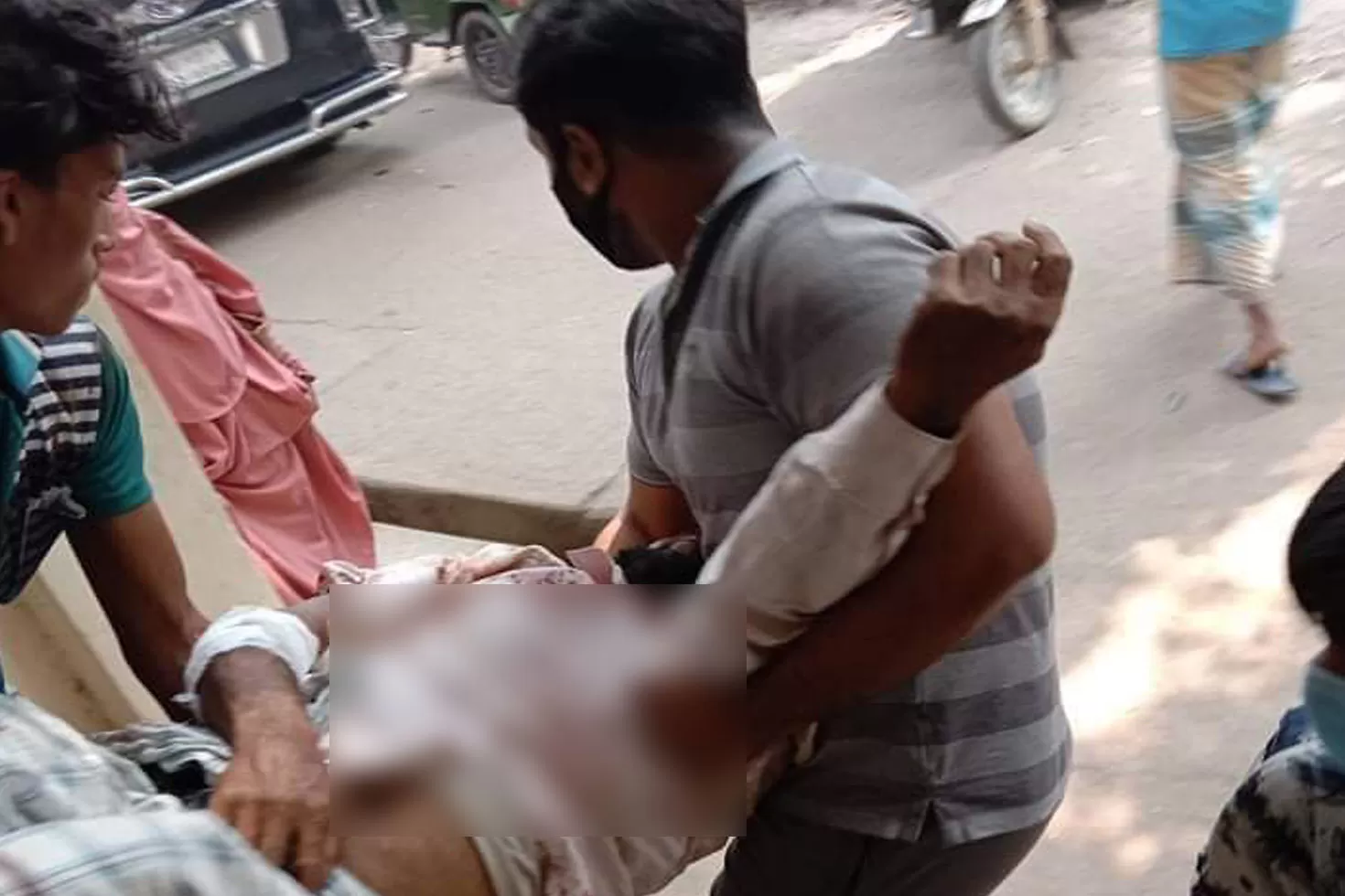 খাগরিয়া-ইউপিতে-প্রচার-নিয়ে-সংঘর্ষ-১৩-জন-গুলিবিদ্ধ